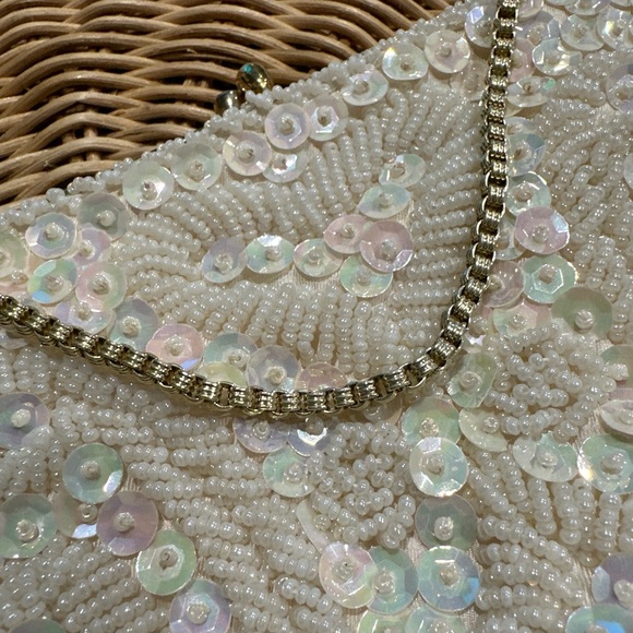 Vintage white sequin beaded small purse clutch satin liner - Du-Val Design - Picture 5 of 6